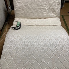 背もたれリクライニングベッドの画像
