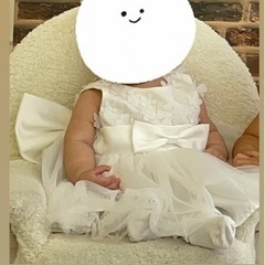 乳児用のドレスの画像