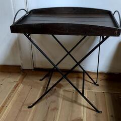 アイアンのワゴンの画像