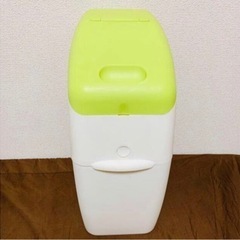 アップリカ　オムツゴミ箱の画像