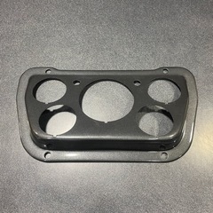【PayPay可】三菱ジープ　新品純正メーターフードパネル　ガン...