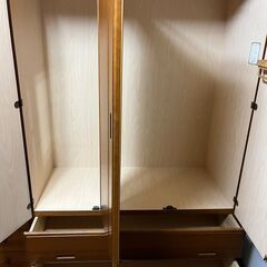 衣装収納　古いものですがきれいです。引き取りに来てくださる方に差し上げます。の画像
