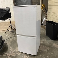 美品！札幌市限定お引取りシャープ冷蔵庫 2ドア 3棚 美品！札幌市限定お引取りシャープ冷蔵庫 2ドア 3棚 - メルカリ