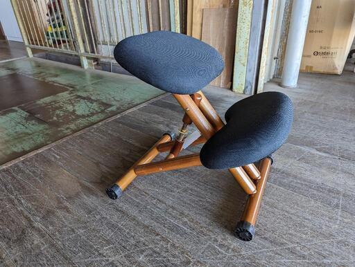 オサレな背筋真っ直ぐチェア２万円を3980円
