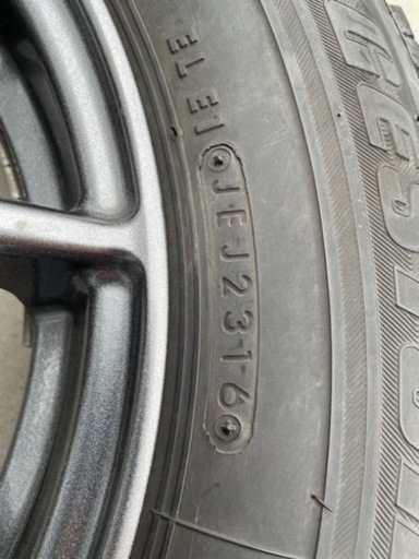 2016年製中古スタッドレスタイヤ、ホイール、ナット付145/80R13