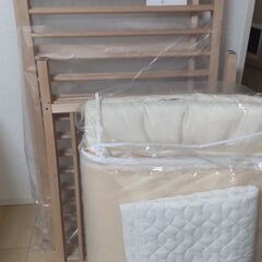 【IKEA】ベビーベッド＆マットレスとカバー＆敷布団（訳アリ）の画像