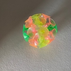 【最終値下げ】トミカ★ ミニカーを走らせるバケツ おまけ付き♪の画像