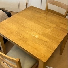 ダイニングテーブルセット（椅子2脚付き）