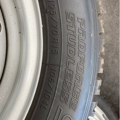 中古スタッドレスタイヤ4本セットの画像