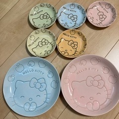 〖お取引中〗キティちゃんのお皿