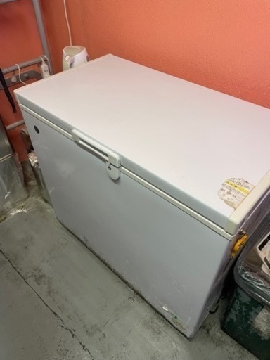 冷凍ストッカー