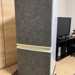 137L 冷蔵庫　動作確認済　カッティングシート張