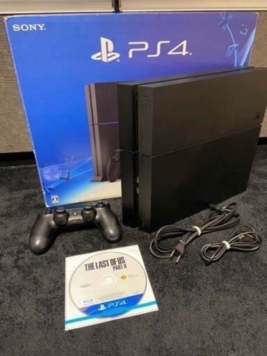 限界値下げ！プレイステーション4本体とソフト２つ