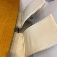 （急募）ダイニングテーブルと椅子2脚セット　破棄回収の画像
