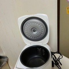 炊飯器の画像