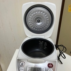 炊飯器の画像
