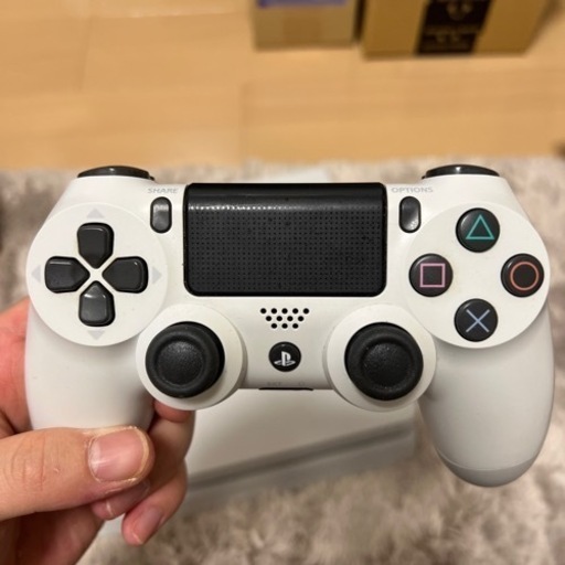 PlayStation®4 グレイシャーホワイト 1TB CUH-2000B中古