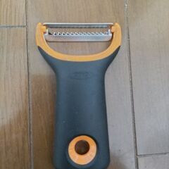 OXO 千切りピーラー ミニ未使用