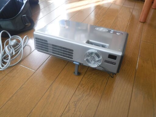 EPSONプロジェクタEMP-732