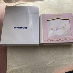 3300円　新品　ミキハウスアルバム　フォトアルバム　出産祝い　お祝いの画像