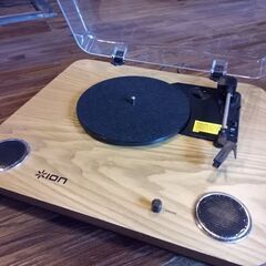 動作OK！木目調アンプ内蔵レコードプレーヤーの画像