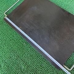 【埼玉引き取り】取っ手付き極厚鉄板 600mm x 400mm x 15mm 30kgの画像