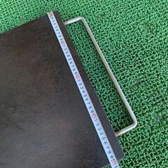 【埼玉引き取り】取っ手付き極厚鉄板 600mm x 400mm x 15mm 30kgの画像