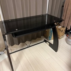 パソコンデスクの画像