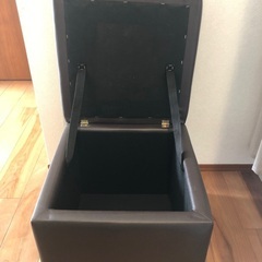 スツール　収納つきの画像