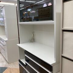 🌸松田家具/２面レンジボード/定価113.300円/押しただけでレンジボードが出てきます。🌸