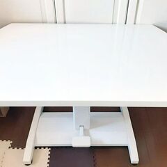 ダイニングテーブル（120㎝×80㎝、高さ70㎝）
