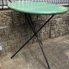 お譲り決まりました。ガーデンニングテーブル