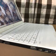 💗高速・i5第3世代・Webカメラ内蔵💗爆速SSD240GB/メモリ4GB💗人気のクロスホワイト/Ｗｉｎ１０/Office2021付/15.6ｲﾝﾁ/無線ＬＡＮ/ＤＶＤ・ＣＤ再生ソフト付　No.2212002の画像