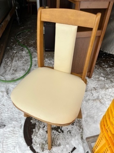 ダイニング用チェア　２つ