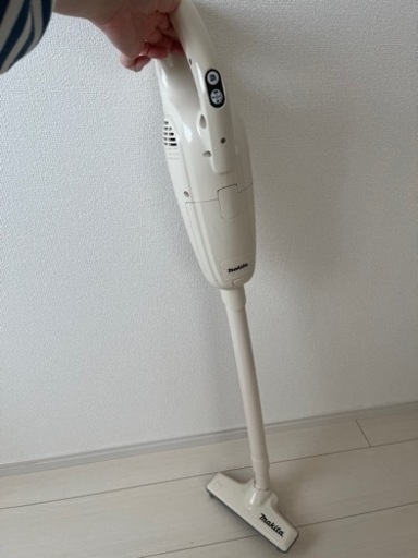 ハンディ掃除機　マキタ