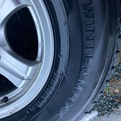 【値下げ】スタッドレスタイヤ　275/70 r16 ランクルの画像