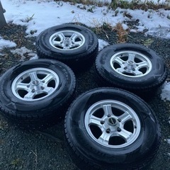 【値下げ】スタッドレスタイヤ　275/70 r16 ランクル