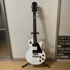エレキギター(スタンド付き、ケースなし)