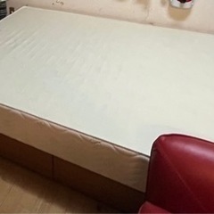 美品★Simmons シモンズ ★ボックススプリング ダブルサイズマットレス 脚付き 直接引取歓迎 (渋谷区) 赤帽ご紹介可能