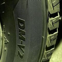 BLIZZAK DM-V2　245/65/17 8〜9分山　札幌より