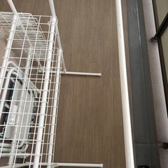 押入れ用ハンガーラック、白の画像