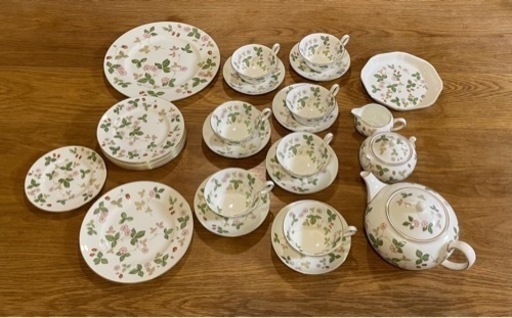 ウェッジウッド　ワイルドストロベリー　ティーパーティセット