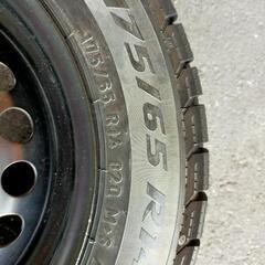 スタッドレスタイヤ 4本セット 175/65/R14 DBA-GEフィットなどの画像