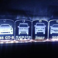 シルエットキーホルダー　日産の画像