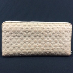 COACH コーチ ラウンドファスナー長財布 ベージュエナメルレザー×シグネチャーの画像