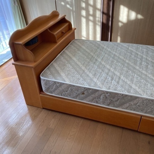シングルベッド
