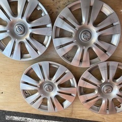 キャラバン　ホイールカバー　