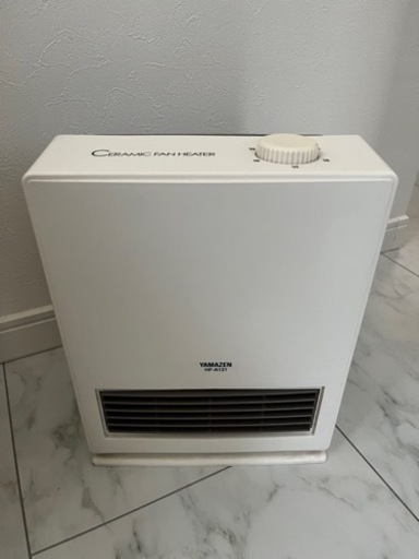 【受付終了】未使用　通電済み　山善　電気ファンヒーター　白色　来客用に購入後、倉庫保管　中古品ランクA　梱包無料