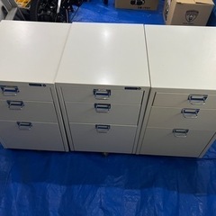 【無料】オフィス用キャビネット3点の画像