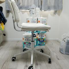 チェア 白の画像